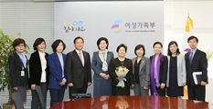 이선희 양육비이행관리원 초대 원장 임명(2015.3.25)